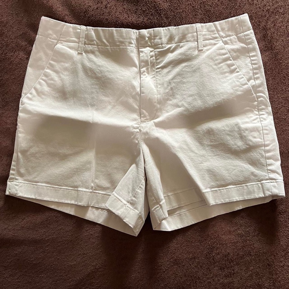 Banana Republic Women’s Size 14 High Rise Beige Cream Chino Shorts